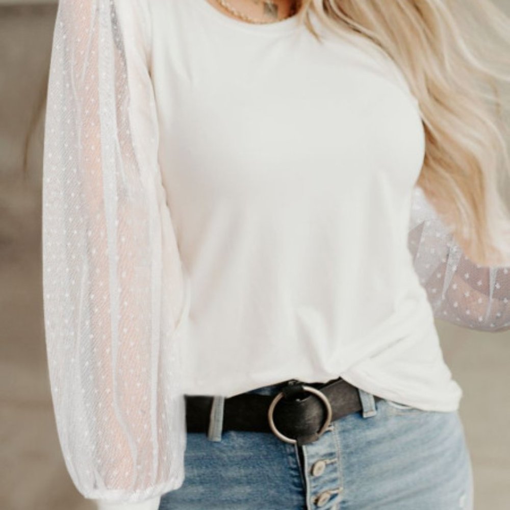 NWT Beautiful Top! ELEGANT Lacy sleeves, soft material